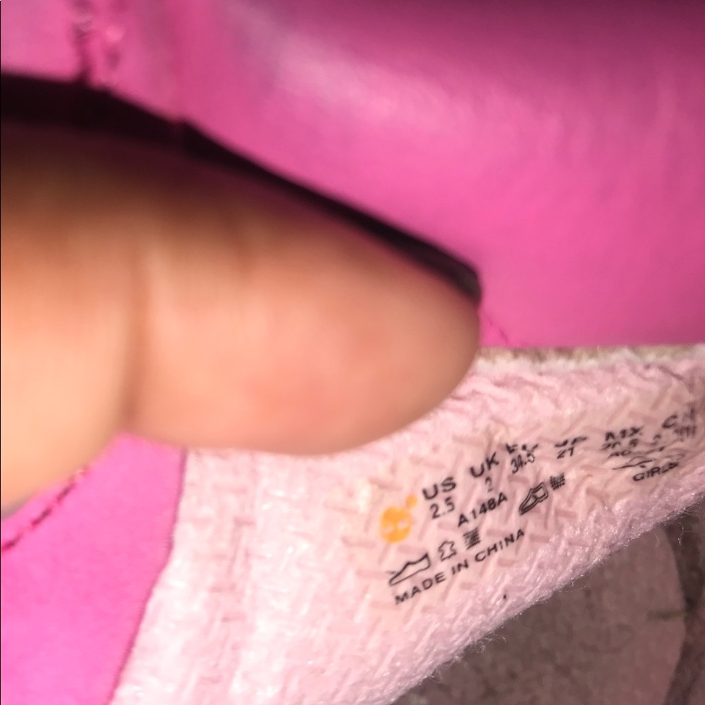 Pink Timberlands - Picture 4 of 5